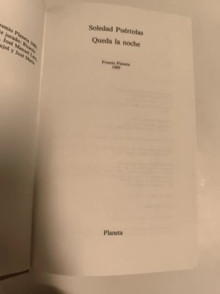 Queda la noche. Premio Planeta 1989.