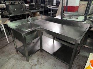 Fregadero industrial en L
