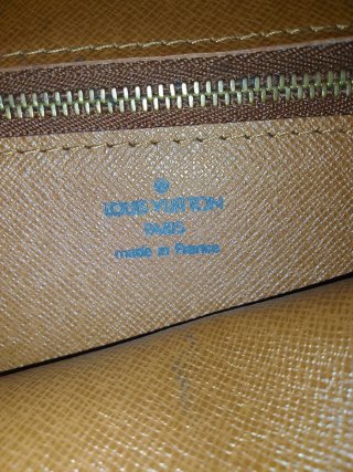 Pochette Louis Vuitton Bordeaux original.