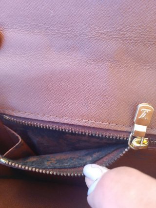 Pochette Louis Vuitton Bordeaux original.