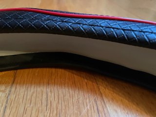 Funda Volante Coche Negra con Detalles Rojos