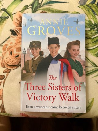 The Three Sisters of Victory Walk