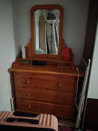 Cómoda de madera con espejo y 3 cajones