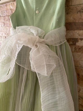 Vestido verde con fajín