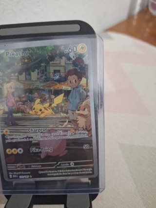Carta Pokémon Pikachu 173/165 FR