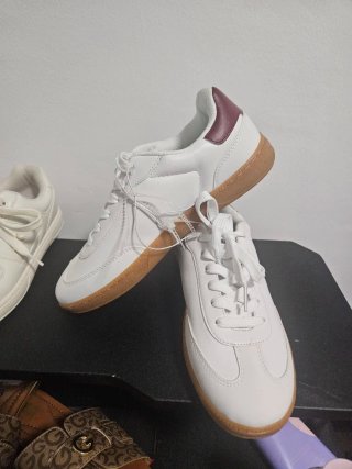 Zapatillas Calvin Klein Blancas y Rojas