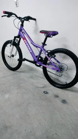 Bicicleta de niña 20" nueva