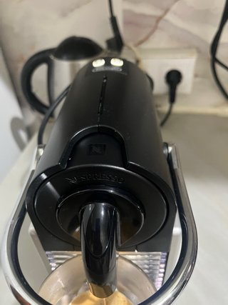 Cafetera Nespresso DeLonghi Pixie