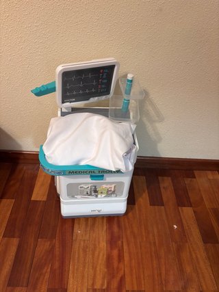 Centro Médico de Juguete con Carrito