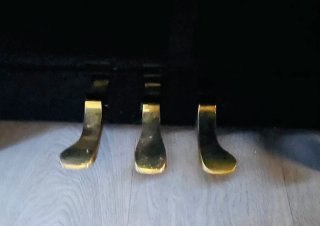 Piano HOSSESCHRUEDERS HC30 de 3 pedales (Yamaha)