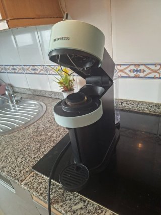Cafetera Nespresso Vertuo Pop Verde