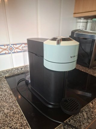 Cafetera Nespresso Vertuo Pop Verde