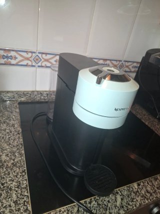 Cafetera Nespresso Vertuo Pop Verde