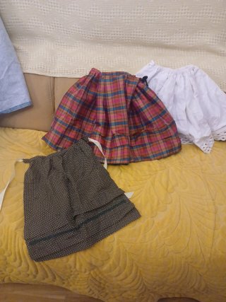 Set de Falda, Enagua y Delantal