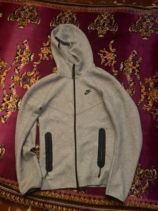 Sudadera Nike Tech Fleece Gris