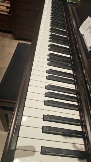 Piano Digital Yamaha Arius YDP-143