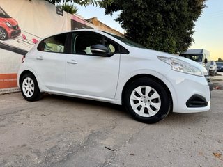 Peugeot 208 2015