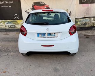 Peugeot 208 2015