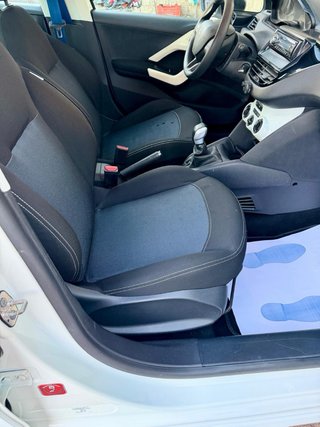 Peugeot 208 2015
