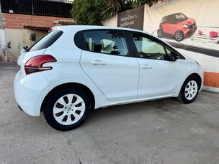 Peugeot 208 2015