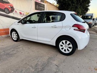 Peugeot 208 2015