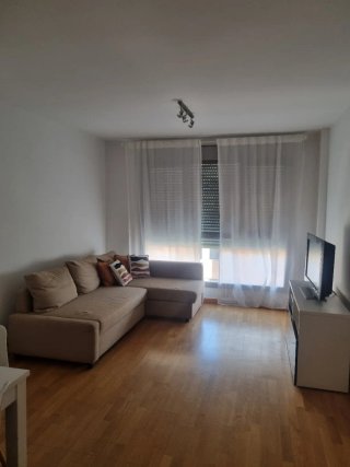 Se alquila piso en las Lomas