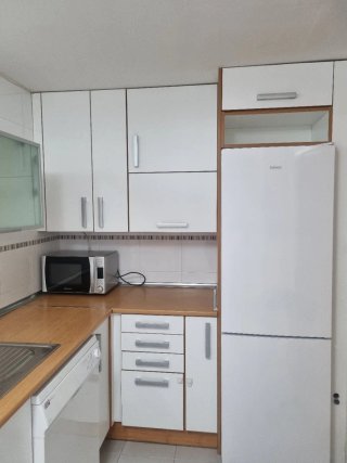 Se alquila piso en las Lomas
