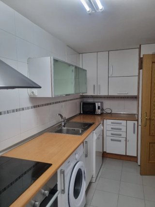 Se alquila piso en las Lomas