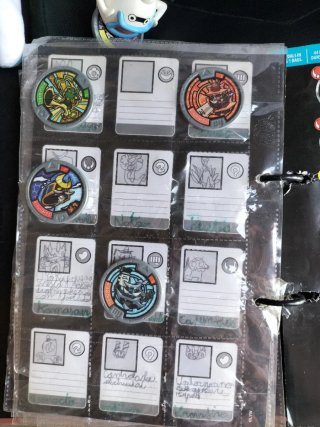 Medallium Yo-kai Watch + 50 Medallas Yo Kay Watch