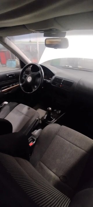 Volkswagen Golf 2000