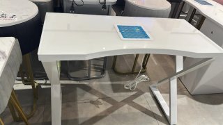 Mesa de Manicura Blanca con Aspirador
