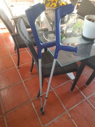 Vendo 2 muletas por solo 15€ las 2 Badajoz
