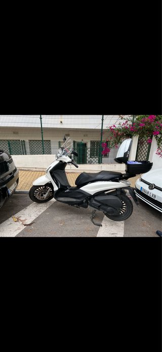 Piaggio Beverly 125cc Scooter Blanca