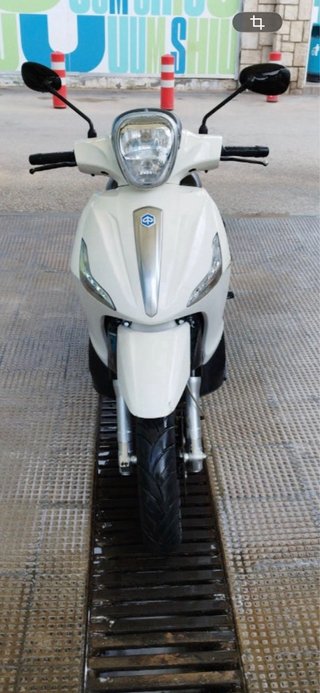 Piaggio Beverly 125cc Scooter Blanca