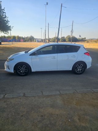 Toyota Auris 2014