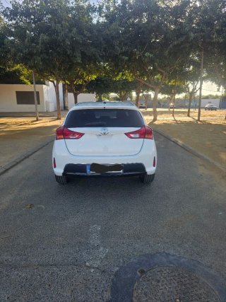 Toyota Auris 2014