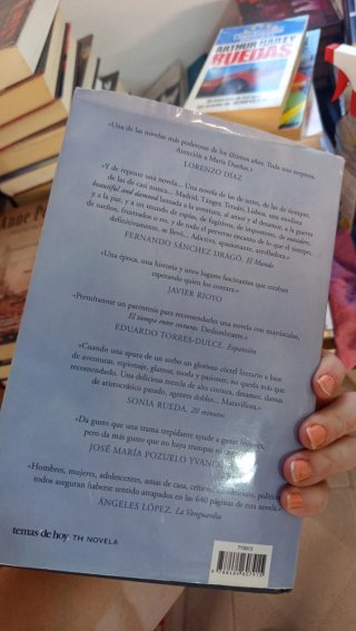 NOVELA HISTÓRICA | El tiempo entre costuras