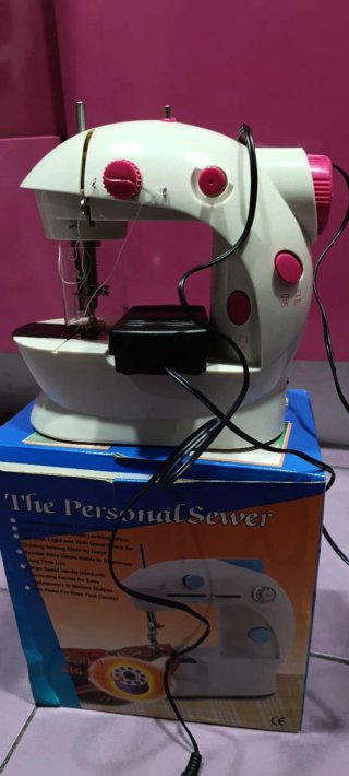 Mini Máquina de Coser The Personal Sewer