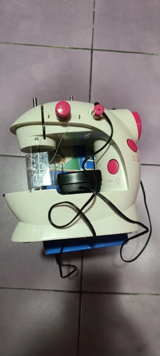 Mini Máquina de Coser The Personal Sewer
