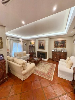 Chalet independiente en venta Mijas