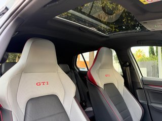 Volkswagen Golf 2025