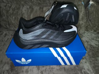Zapatillas Adidas Hyperboost Negras y Grises