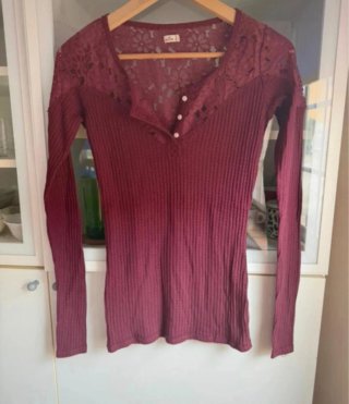 Jersey Hollister Burdeos Encaje Talla XS