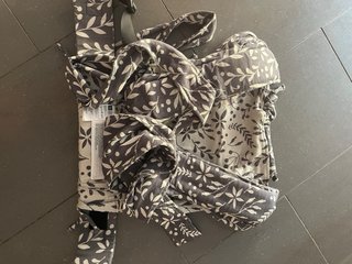 Mochila Portabebés Stokke Limas Floral Slate