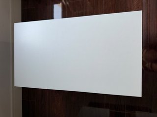 Mesa de centro elevable blanca con almacenaje