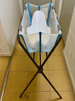Bañera Plegable Stokke + patas + soporte bebé