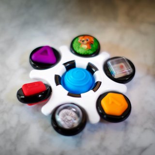 Baby Einstein. Curiosity Clutch Twist & Pop.