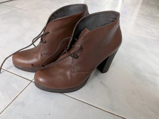 Botines marrones de tacón