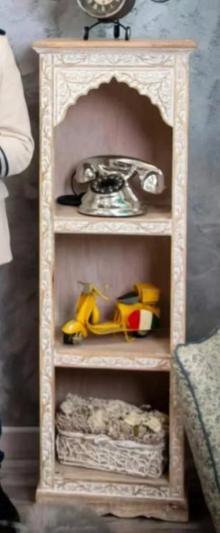 Estantería de Madera Tallada