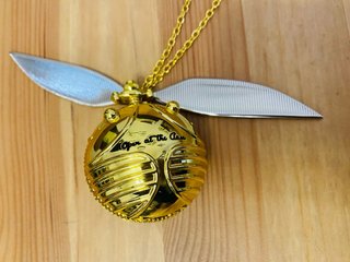 Snitch Dorada Harry Potter con Piedra Resurrección